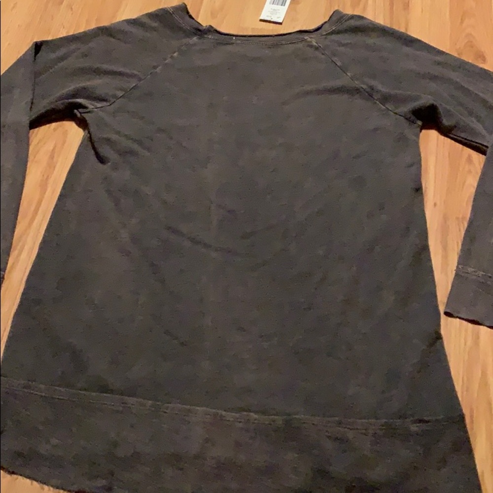 Longer length top - Picture 6 of 8